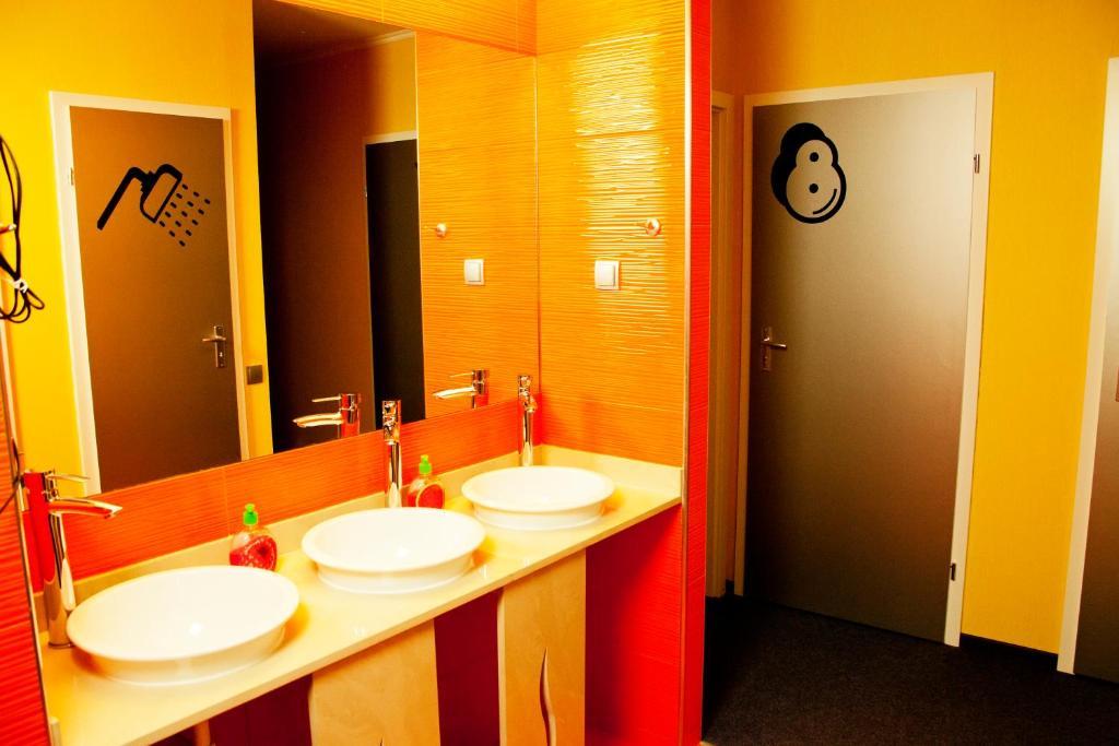 Zigzag Hostel Киев Экстерьер фото